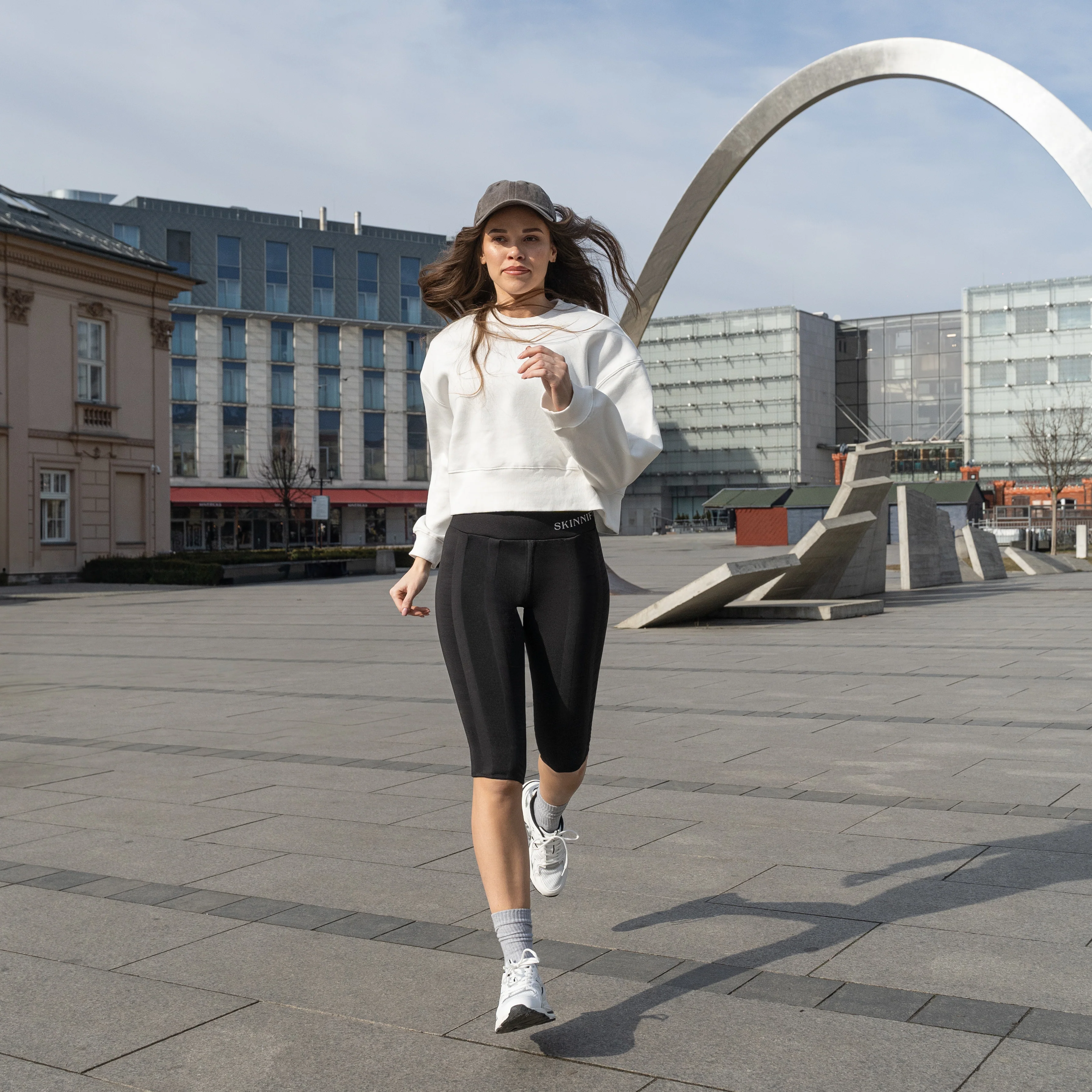 Capri Resistance Band Leggings - Image 12